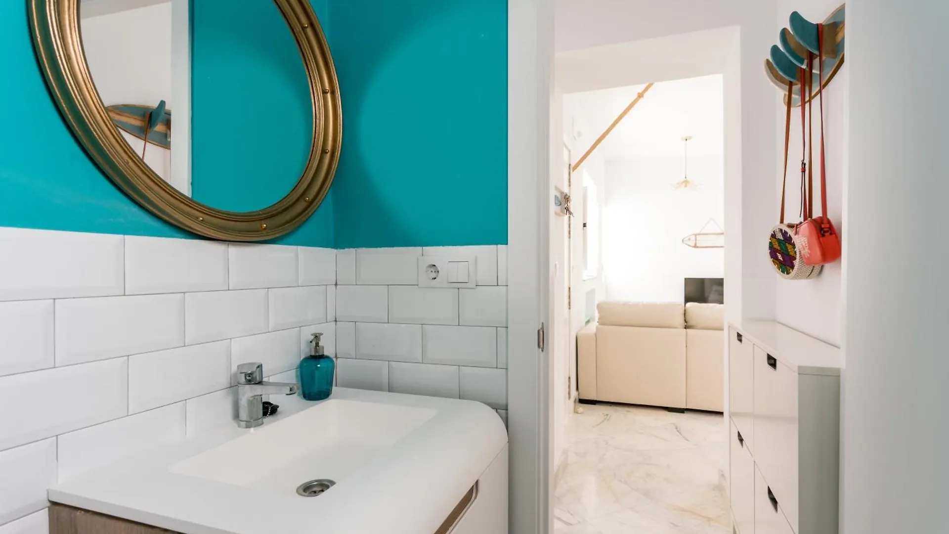 Apartment Ferienwohnung Fantastico Atico En El Casco Antiguo En A La Playa Cádiz