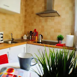  Apartamento Centro + Wifi+ 2 Camas De Matrimonio +playa