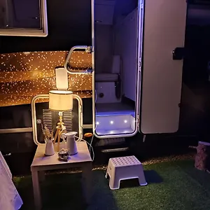 Autocaravana En El Centro De Bienestar Tfm , Cádiz España
